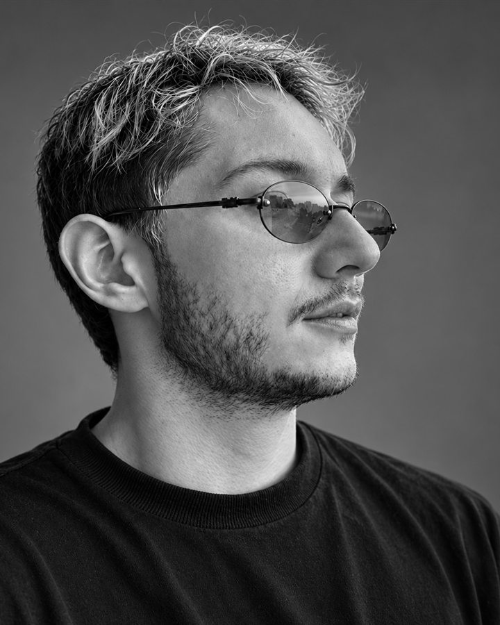 Portrait of Arthur Freire, brand and digital designer